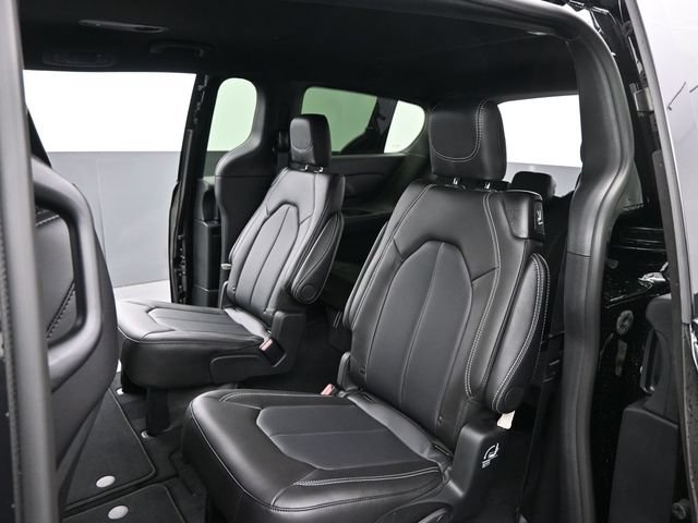 New 2026 Chrysler Pacifica Select w/ S Appearance Package AWD/4WD image 15
