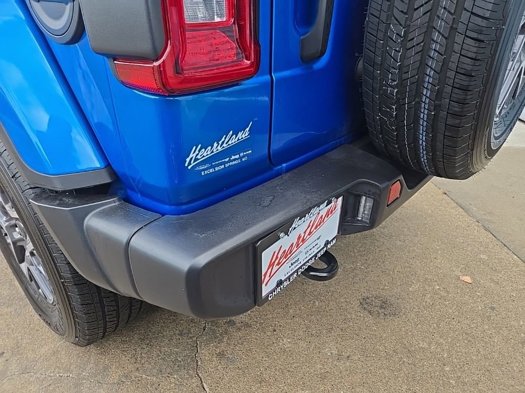 Used 2024 Jeep Wrangler Sahara w/ Technology Group image 22