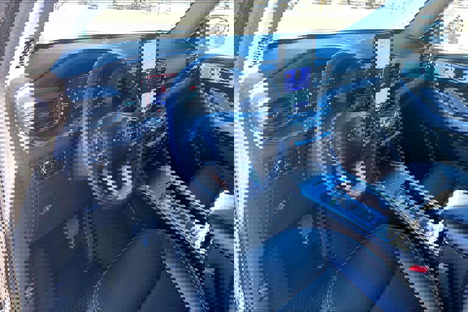 Used 2023 Ford Explorer Limited w/ Limited Technology Package image 17