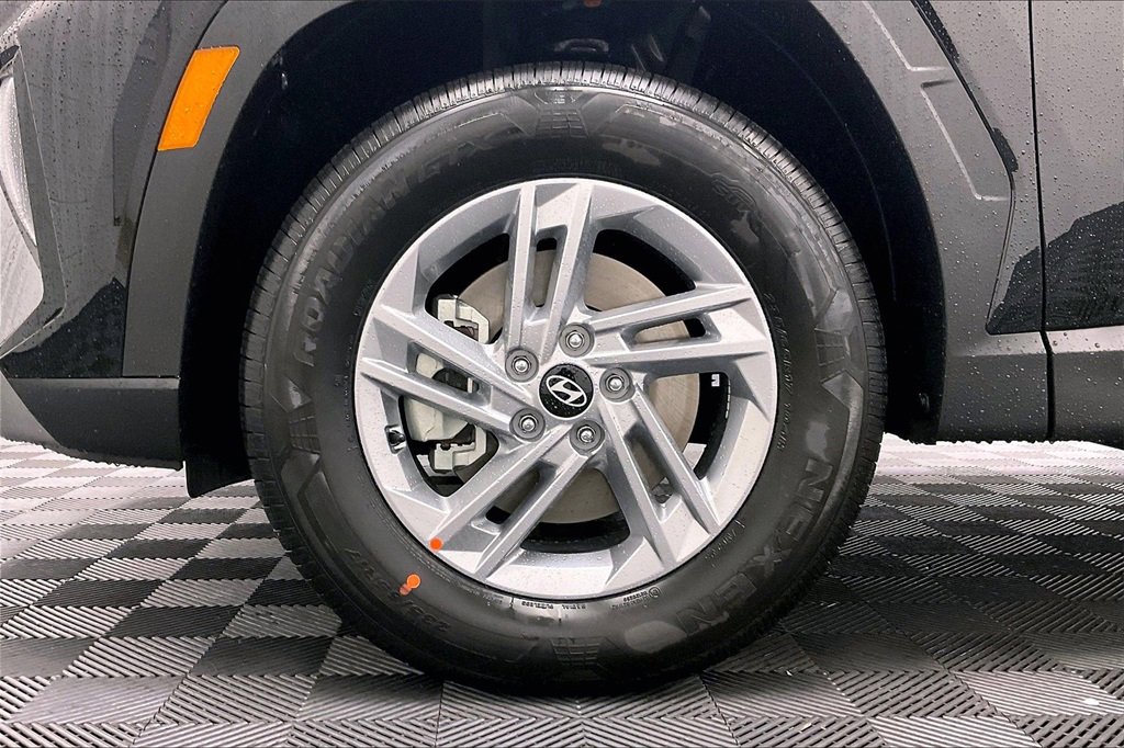 New 2025 Hyundai Tucson SE image 12