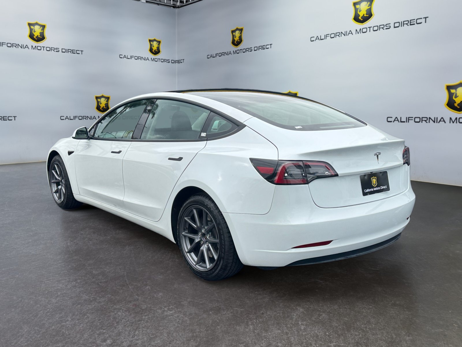Used 2023 Tesla Model 3 Standard Range RWD image 3