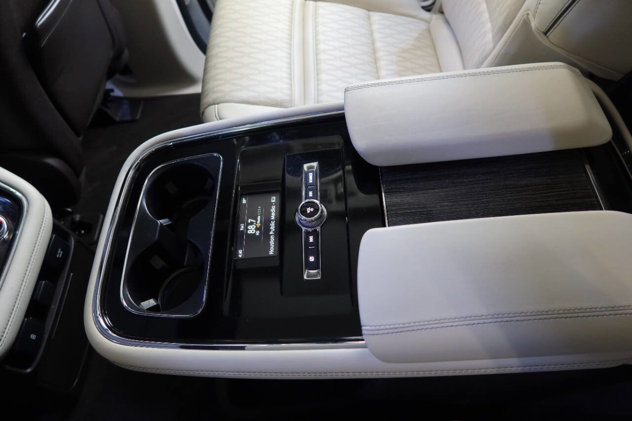 Used 2020 Lincoln Navigator Black Label w/ Cargo Convenience Package image 36