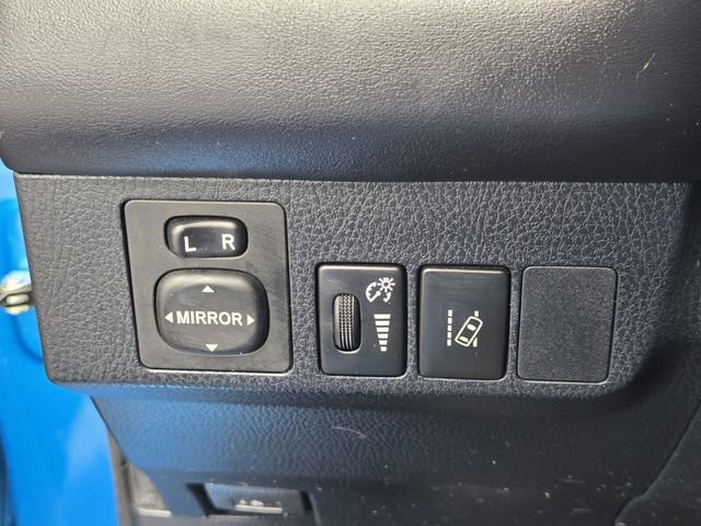 Used 2018 Toyota RAV4 XLE FWD image 28