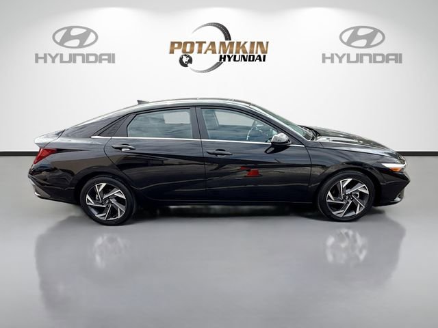 Certified 2025 Hyundai Elantra SEL image 4