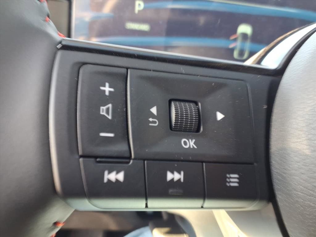 New 2026 Nissan Kicks SR image 20