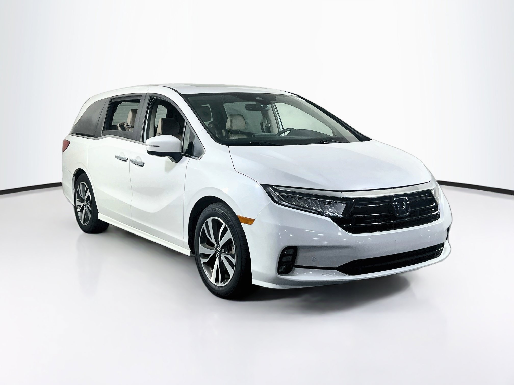 Used 2023 Honda Odyssey Touring image 3