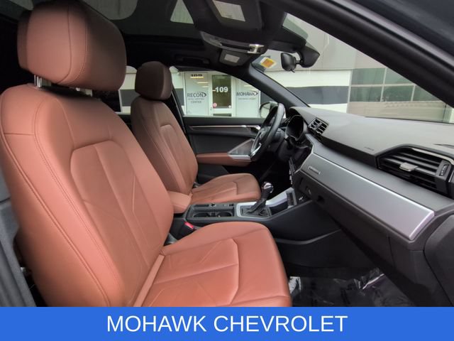 Used 2020 Audi Q3 2.0T Premium w/ Convenience Package AWD/4WD image 28