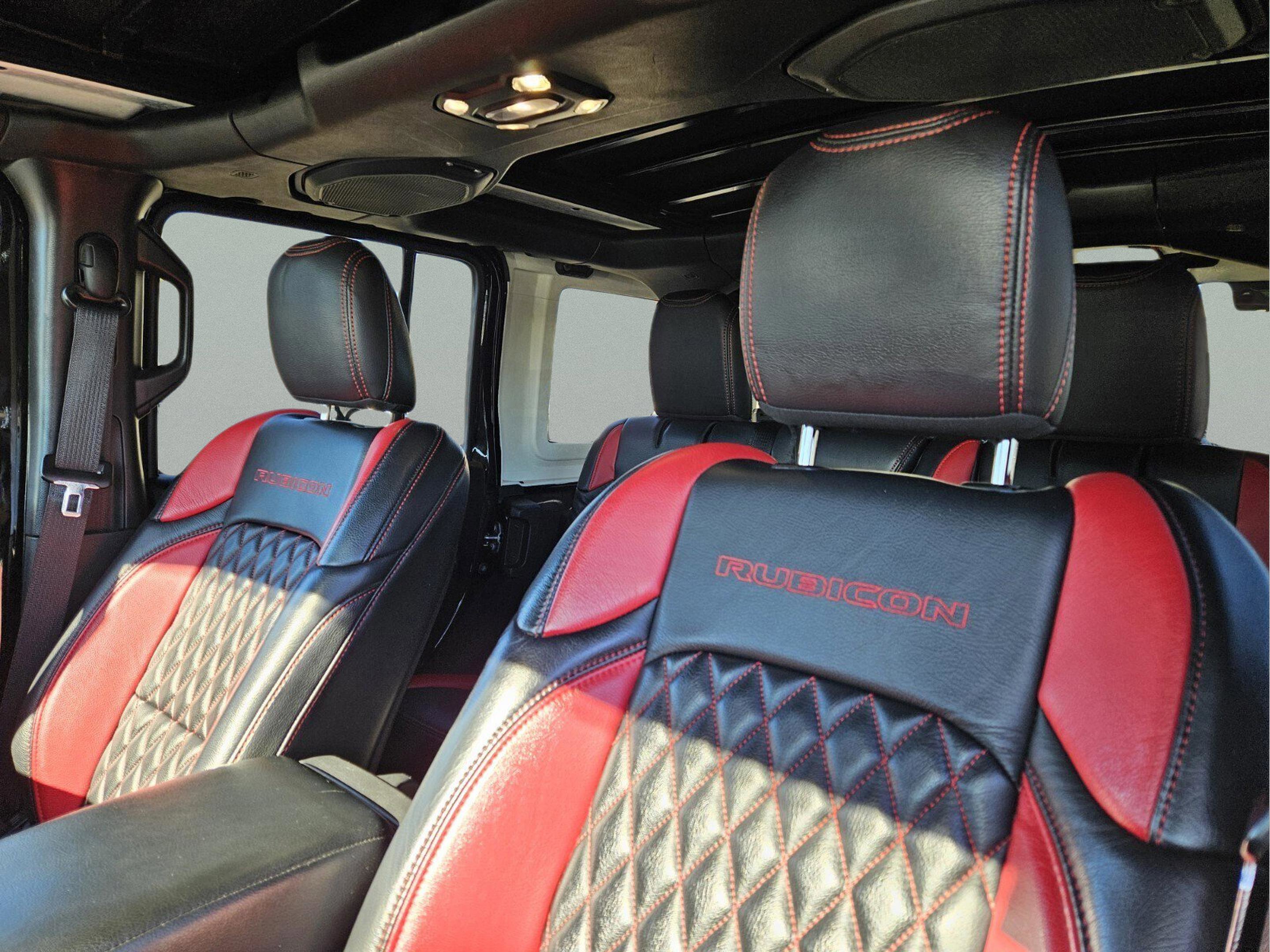 Used 2022 Jeep Wrangler Unlimited Rubicon w/ Xtreme Recon 35" Tire Package image 18