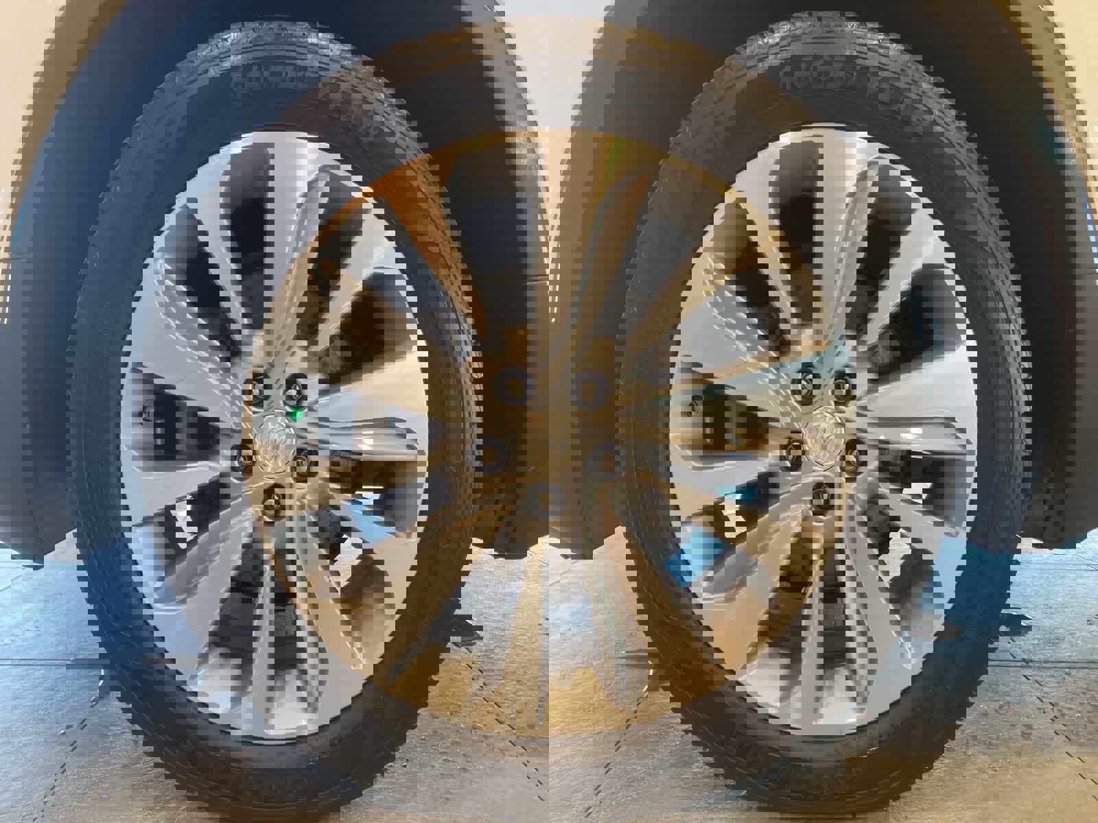 Used 2018 Buick Encore Preferred image 9