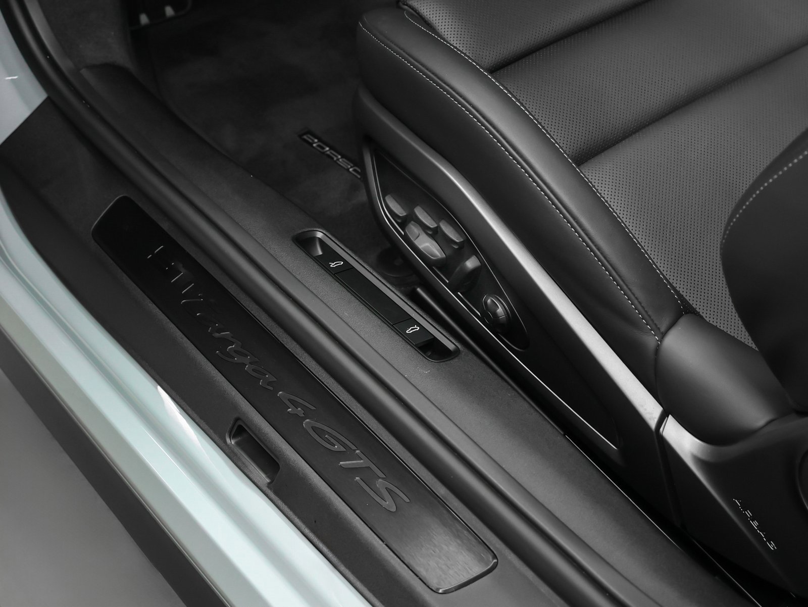 Used 2025 Porsche 911 Targa 4 GTS image 44