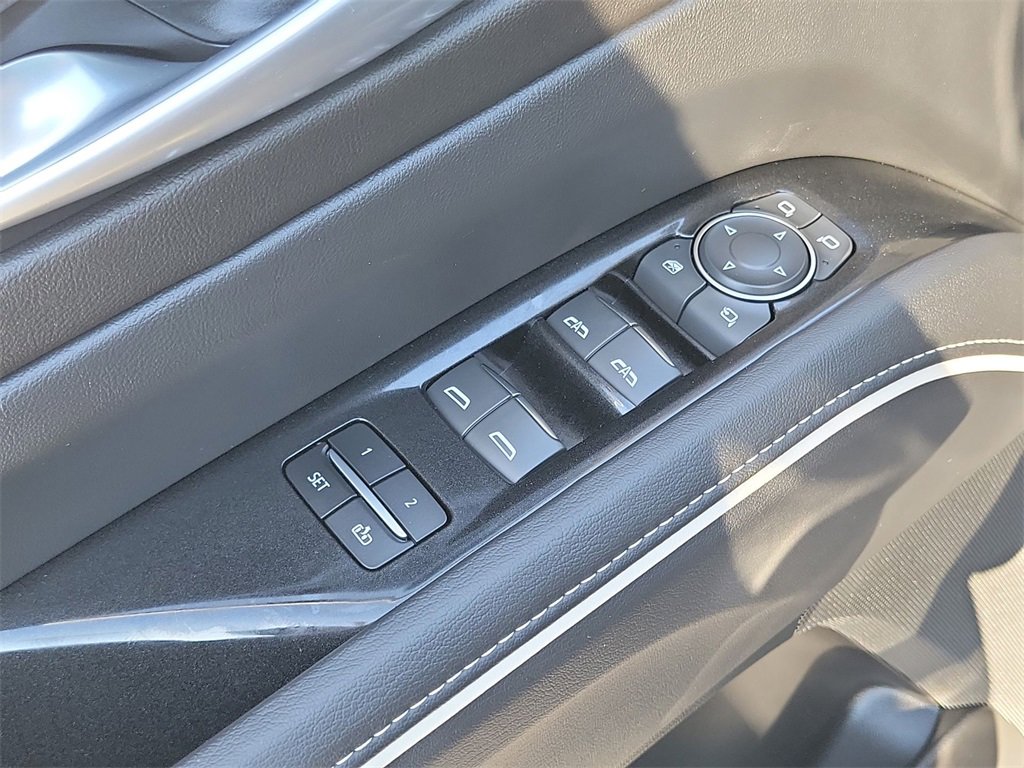 Certified 2023 Cadillac Escalade Premium Luxury w/ Performance Package image 23