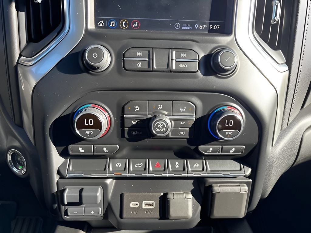 Used 2020 Chevrolet Silverado 1500 RST AWD/4WD image 18
