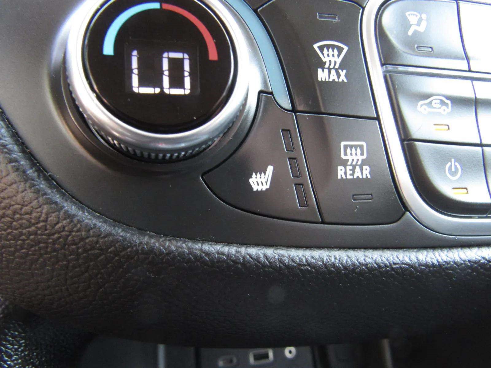 Used 2025 Chevrolet Traverse LT FWD image 22