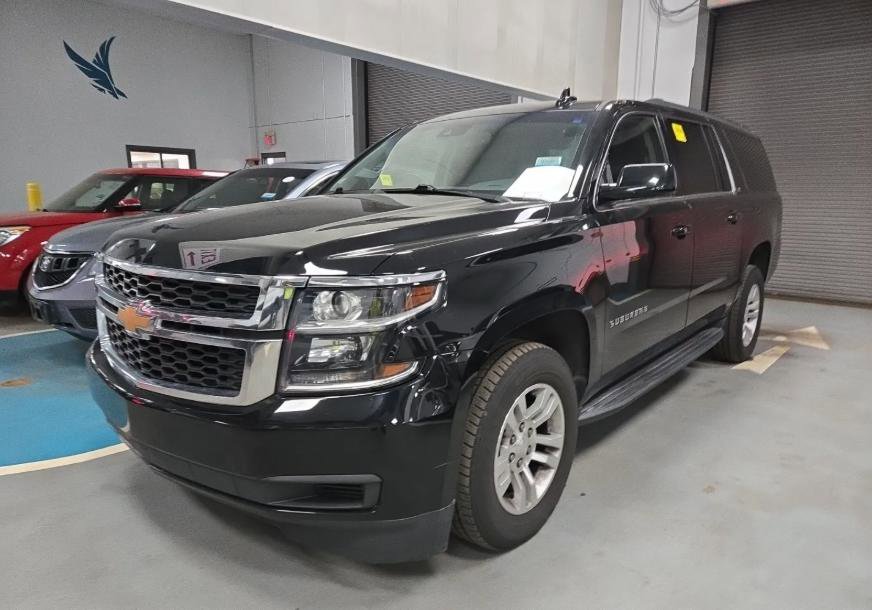 Used 2019 Chevrolet Suburban LT image 2