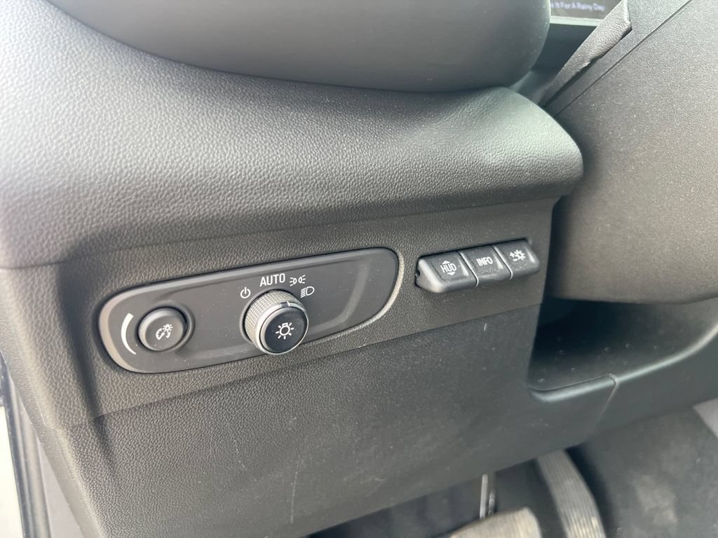 Used 2023 Buick Envision Avenir AWD/4WD image 19