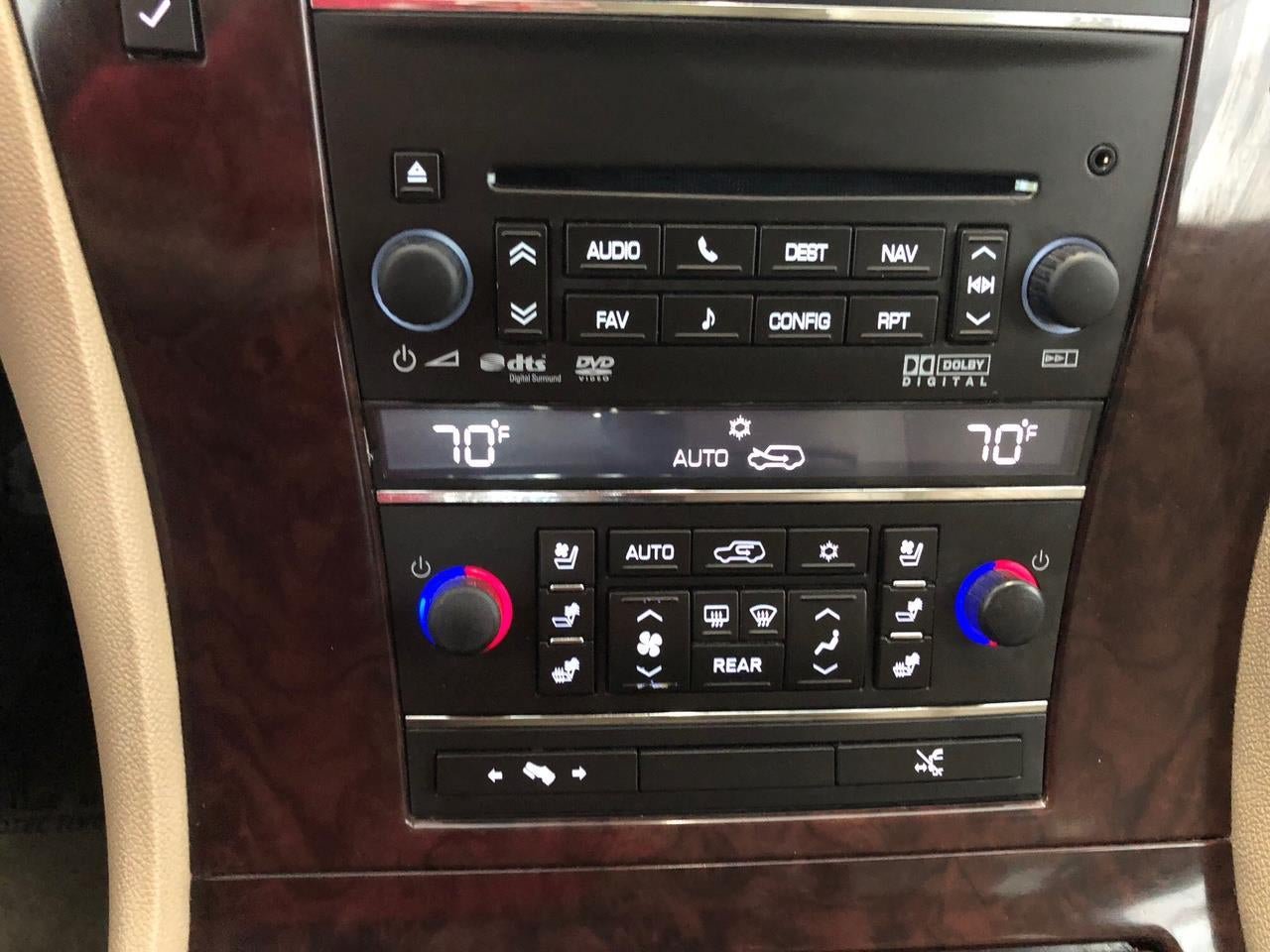 Used 2011 Cadillac Escalade Premium AWD/4WD image 19