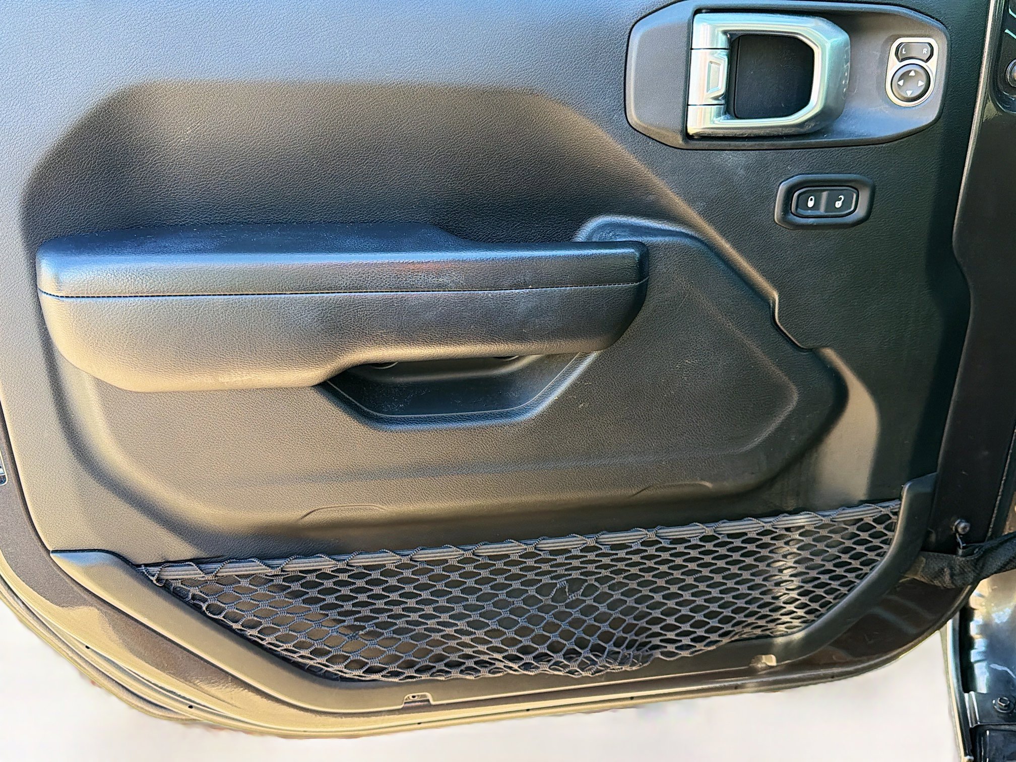 Used 2019 Jeep Wrangler Sport image 19