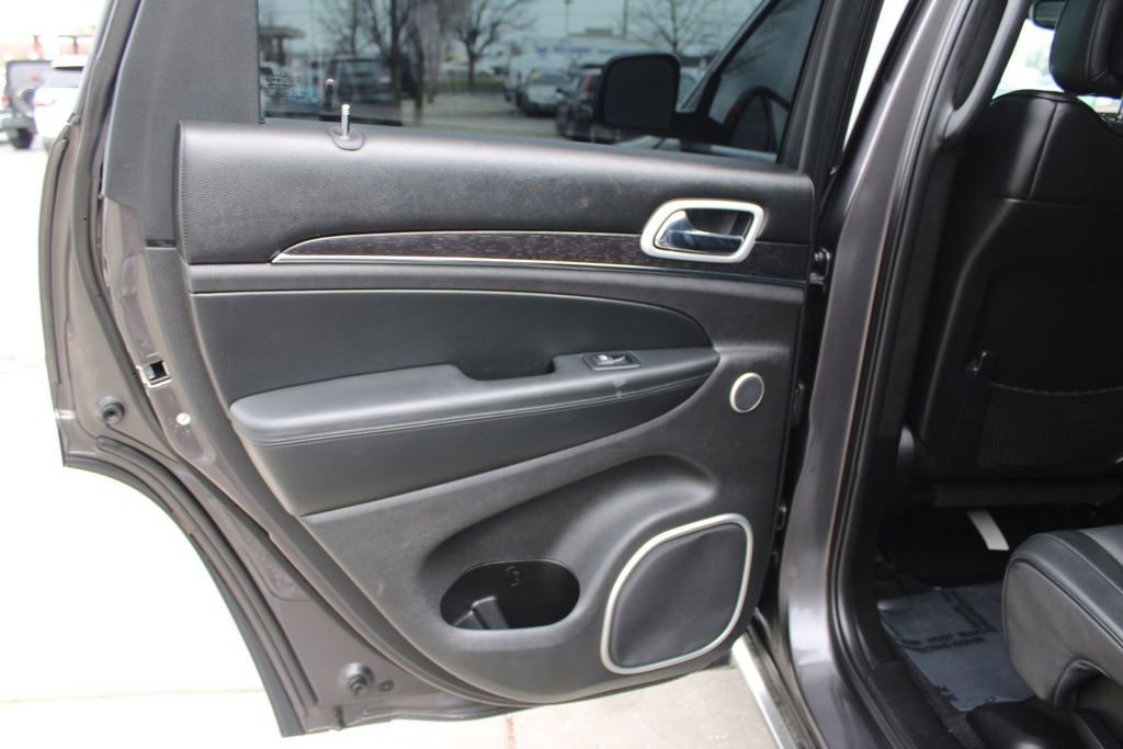 Used 2018 Jeep Grand Cherokee Summit w/ Platinum Series Group image 27