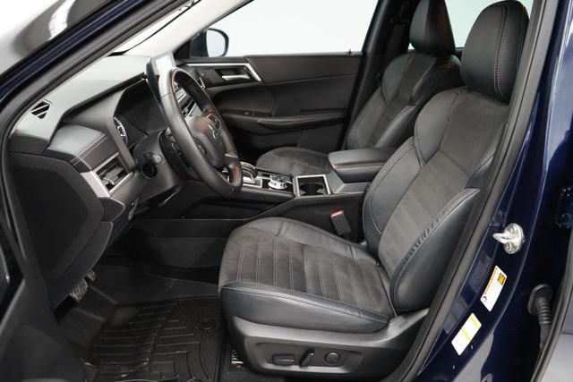 Used 2023 Mitsubishi Outlander SE image 19