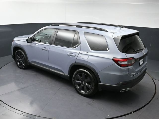 Used 2023 Honda Pilot Sport image 16
