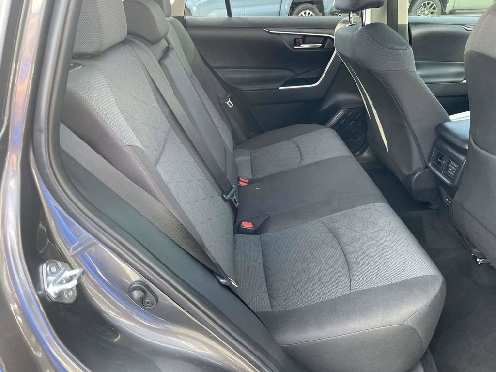 Used 2025 Toyota RAV4 XLE w/ Convenience Package FWD image 46