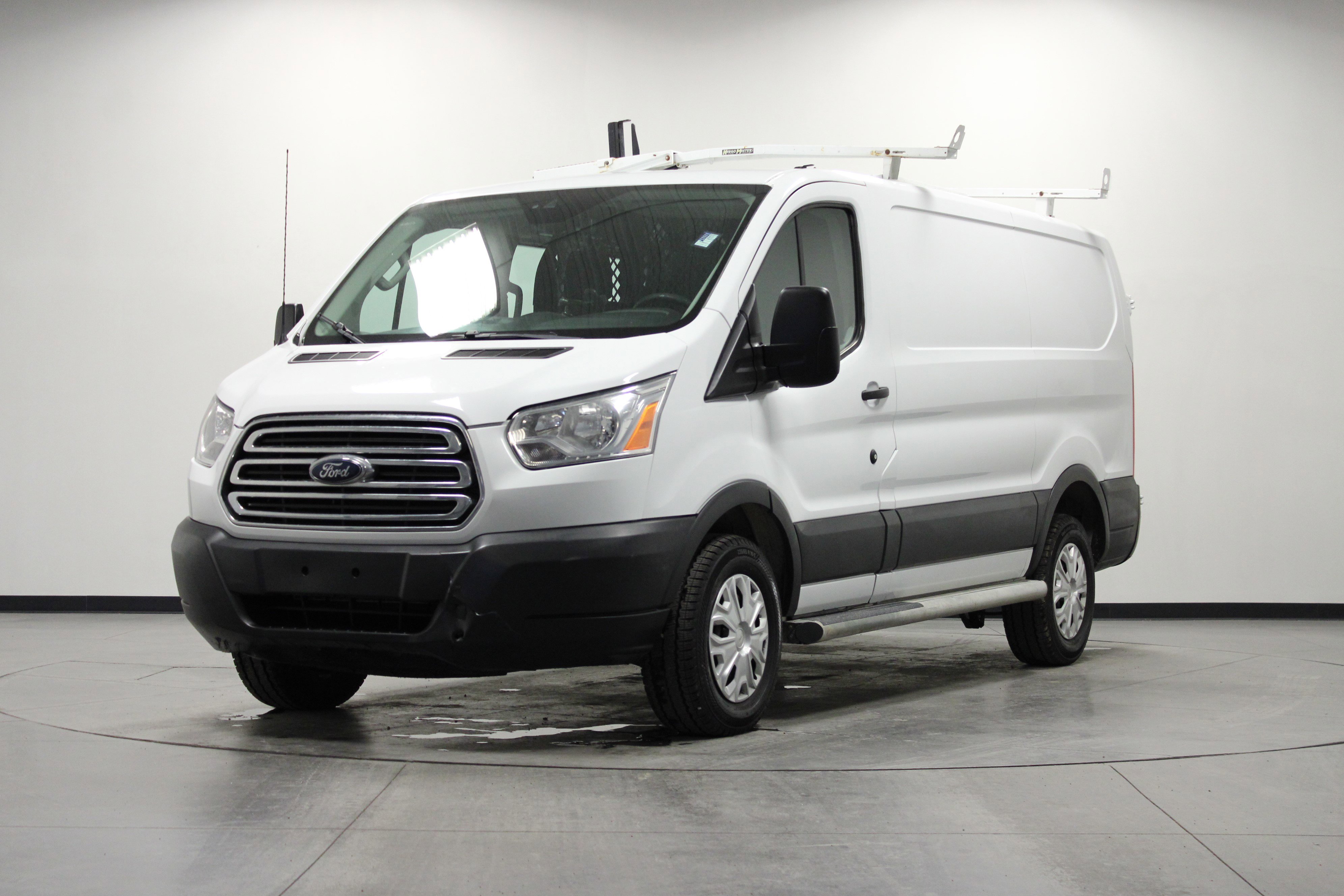 Used 2018 Ford Transit 250 130 Low Roof w/ Exterior Upgrade Package image 8