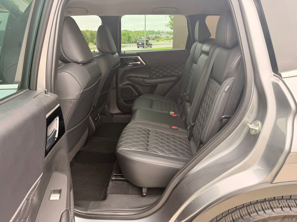 Used 2022 Mitsubishi Outlander SEL AWD/4WD image 30