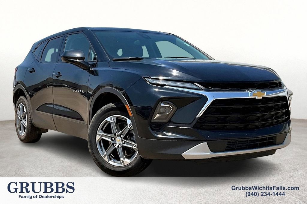Used 2023 Chevrolet Blazer LT image 1