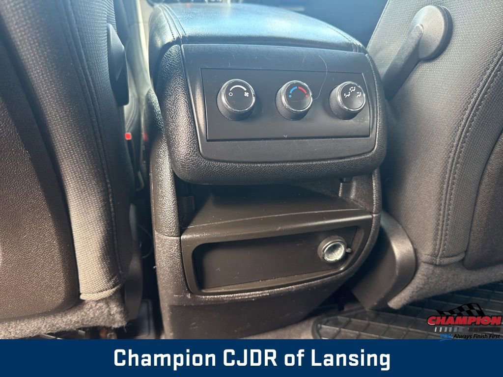 Used 2011 GMC Acadia SLE image 39