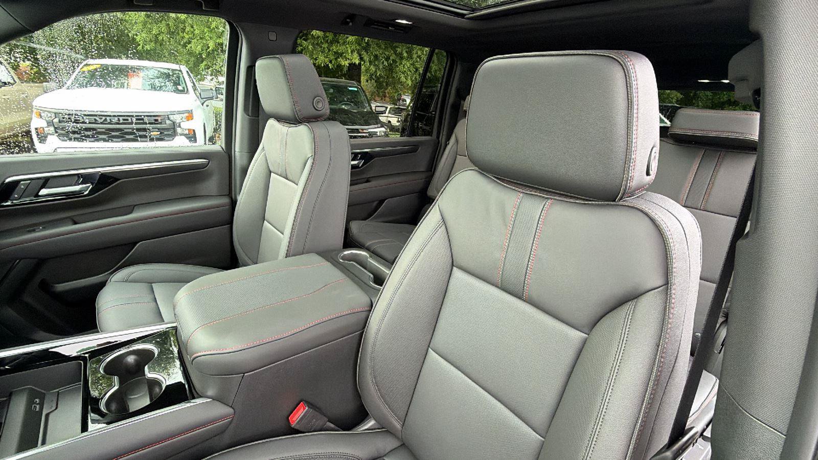 New 2026 Chevrolet Suburban RST w/ Comfort Package AWD/4WD image 18