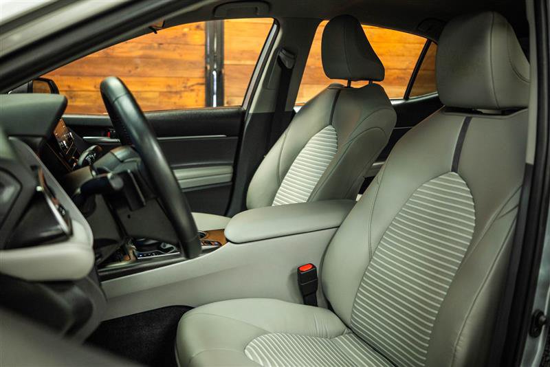 Used 2024 Toyota Camry SE FWD image 9