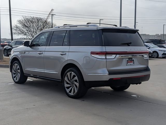 Used 2022 Lincoln Navigator Reserve image 9