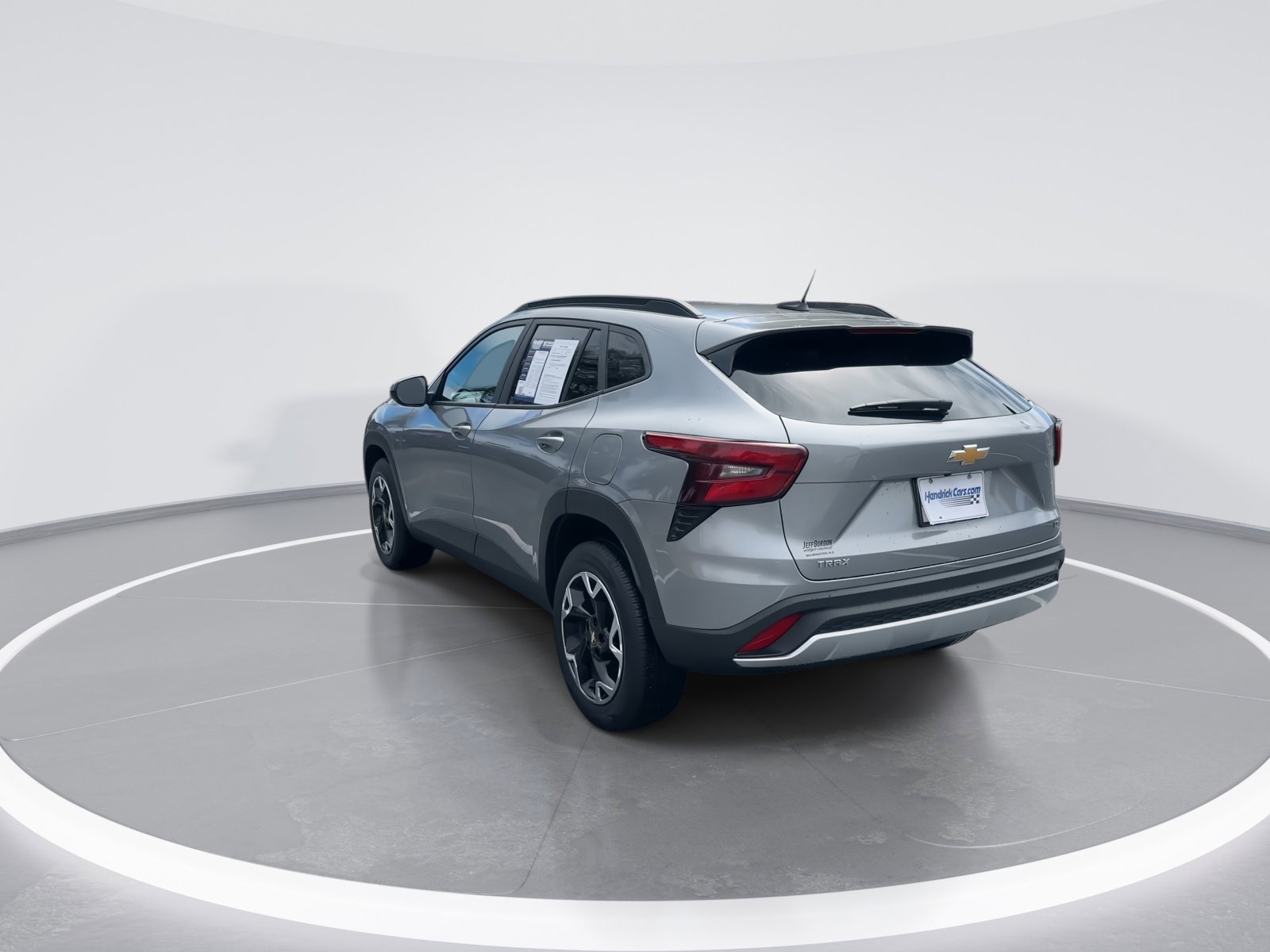 Used 2025 Chevrolet Trax LT w/ LT Convenience Package image 7