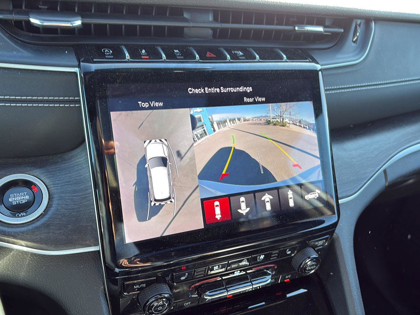 Used 2024 Jeep Grand Cherokee L Limited w/ Luxury Tech Group II image 22