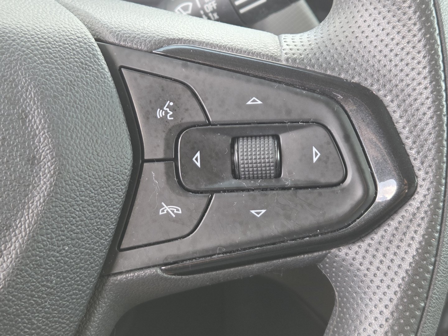 Used 2021 Chevrolet TrailBlazer LT w/ Sun and Liftgate Package FWD image 32