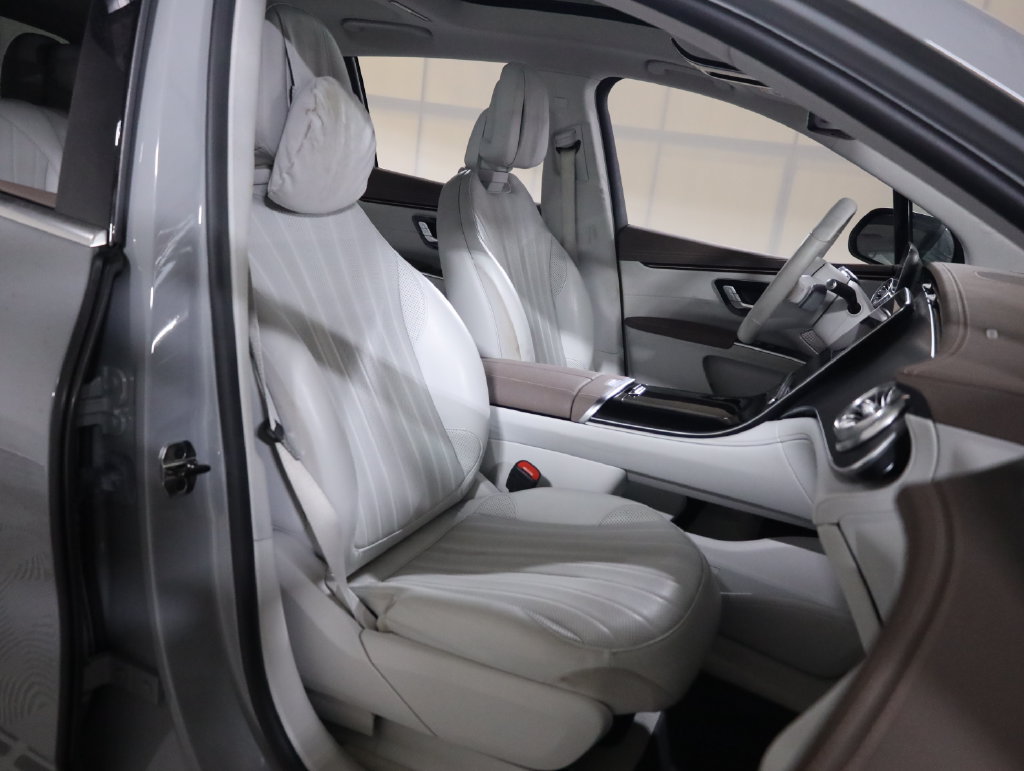 Used 2023 Mercedes-Benz EQS 450+ 4MATIC SUV image 64