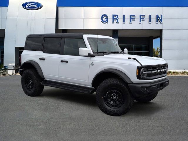 New 2026 Ford Bronco Outer Banks w/ Sasquatch Package image 1