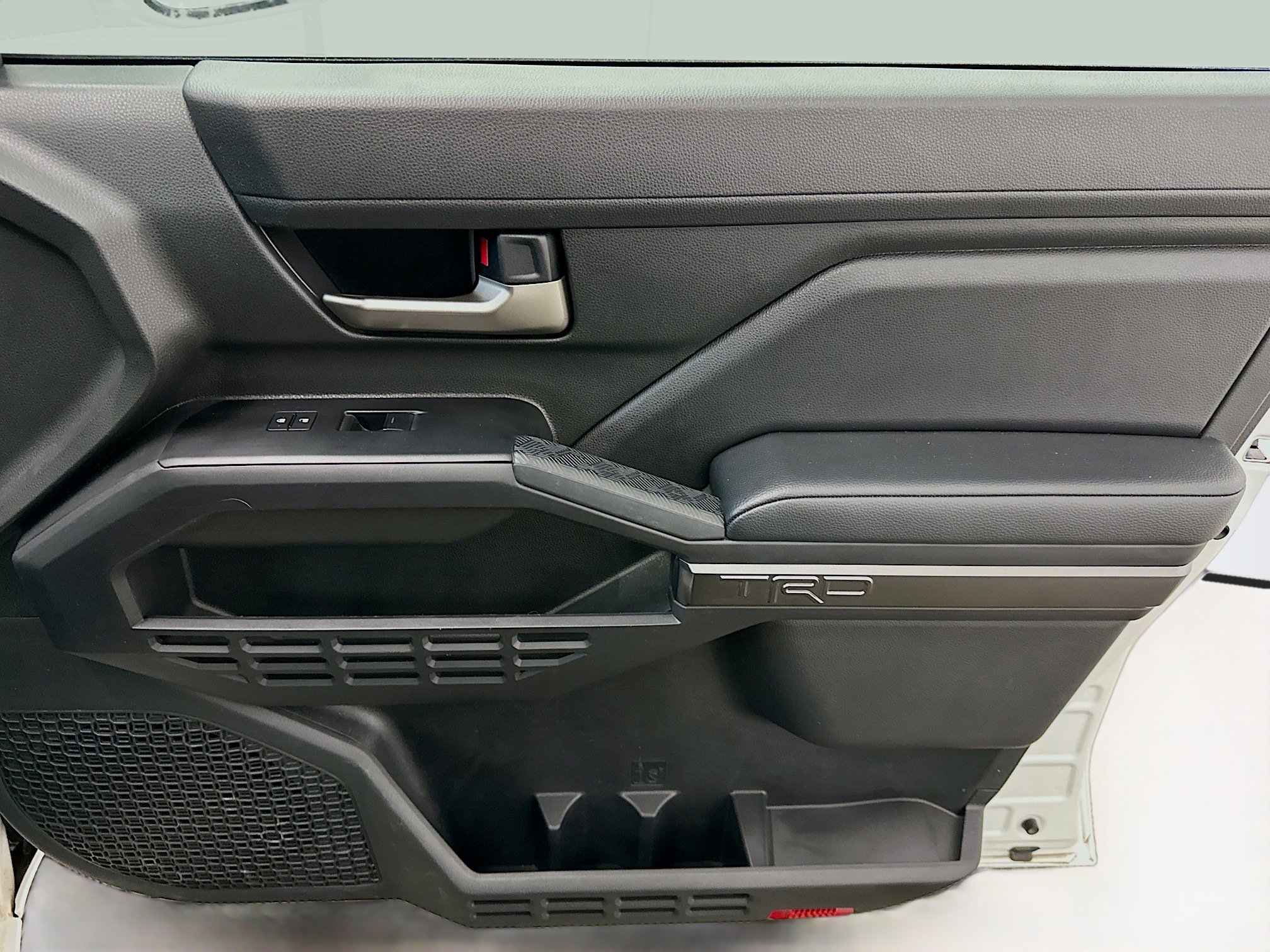 Used 2025 Toyota Tacoma TRD Off-Road image 33