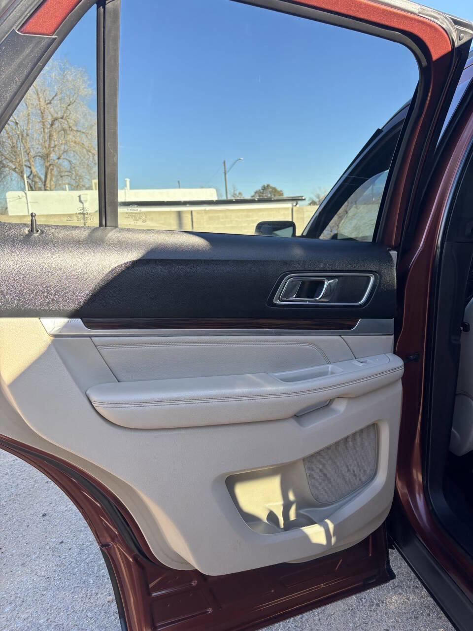 Used 2018 Ford Explorer Limited image 21