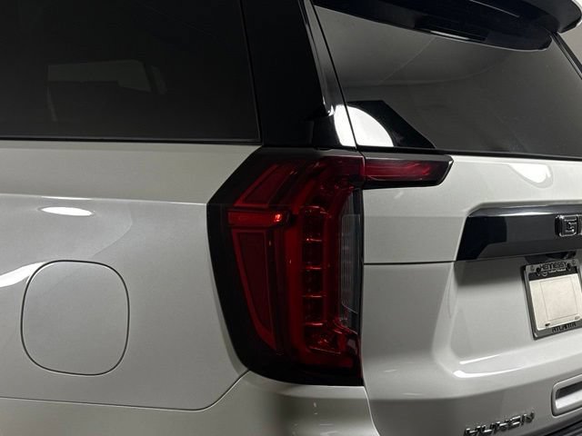 Used 2023 GMC Yukon XL Denali Ultimate w/ LPO, Floor Liner Package AWD/4WD image 16