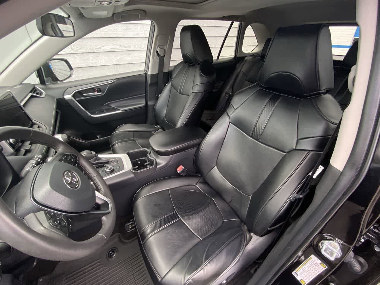 Used 2025 Toyota RAV4 XLE w/ Convenience Package AWD/4WD image 11