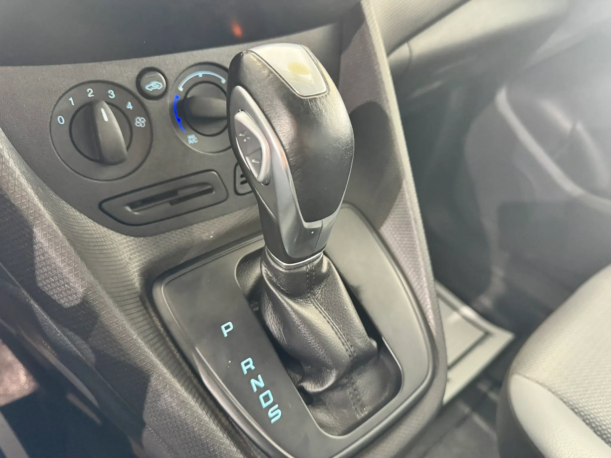 Used 2014 Ford Transit Connect XL FWD image 21