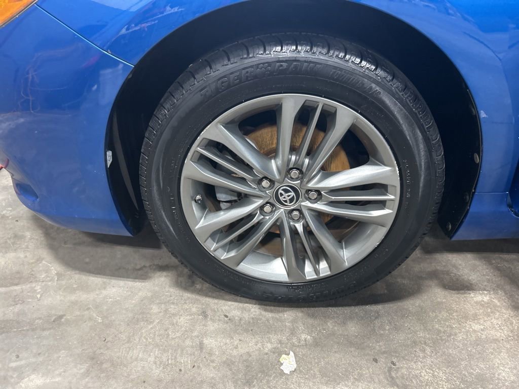 Used 2017 Toyota Camry SE image 9