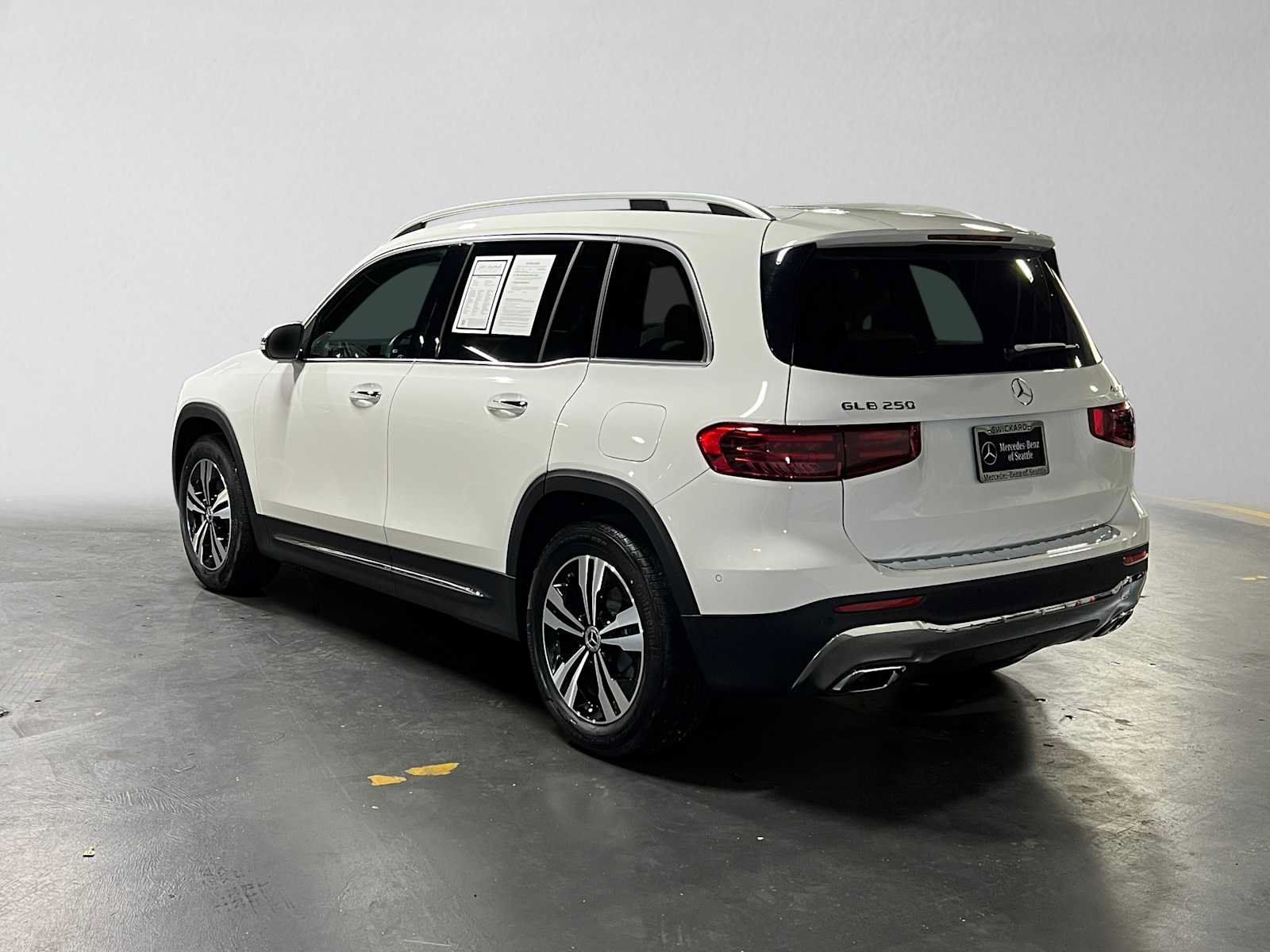 Certified 2026 Mercedes-Benz GLB 250 4MATIC image 5