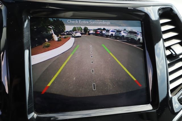 Used 2019 Jeep Cherokee Limited AWD/4WD image 32
