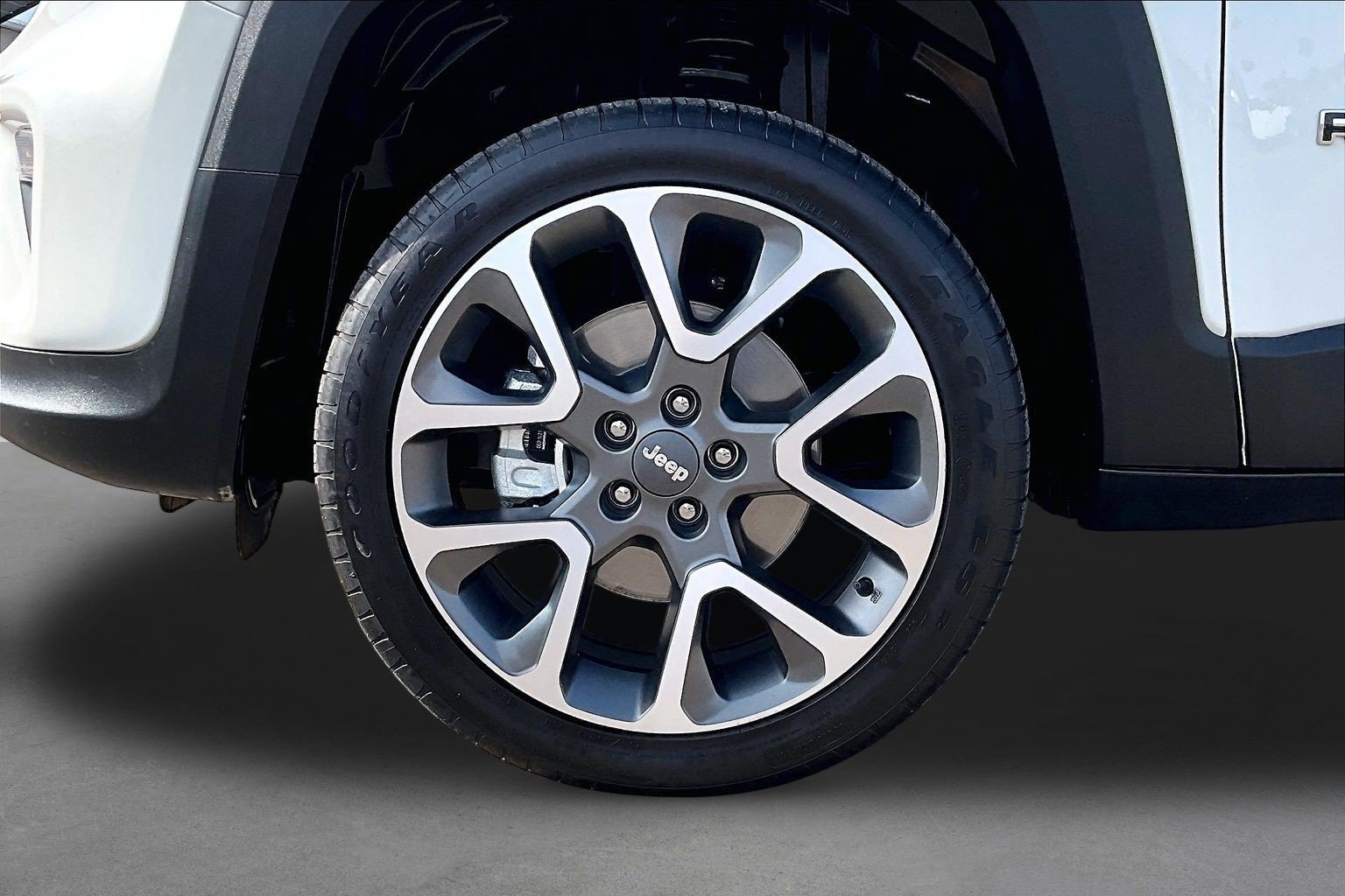 Used 2022 Jeep Renegade Limited w/ Sun, Sound & Wheels Group AWD/4WD image 8