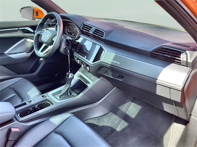 Used 2025 Audi Q3 2.0T Premium image 18