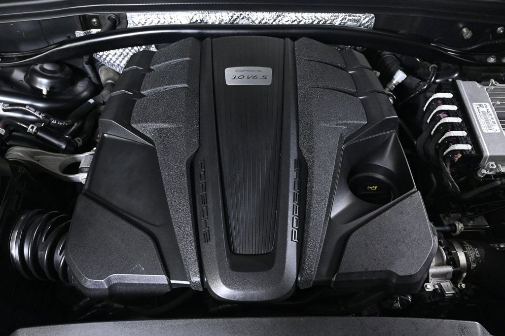 Used 2020 Porsche Macan S image 26