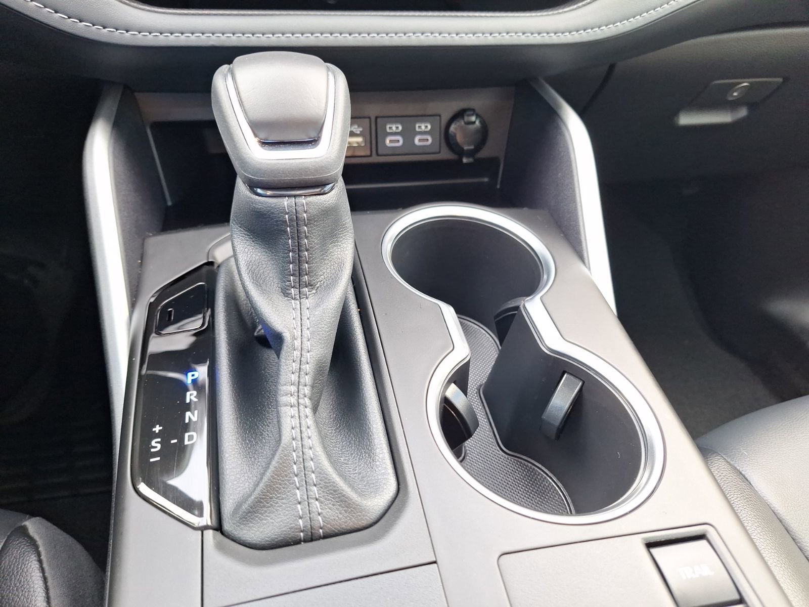 Used 2025 Toyota Highlander XLE image 31