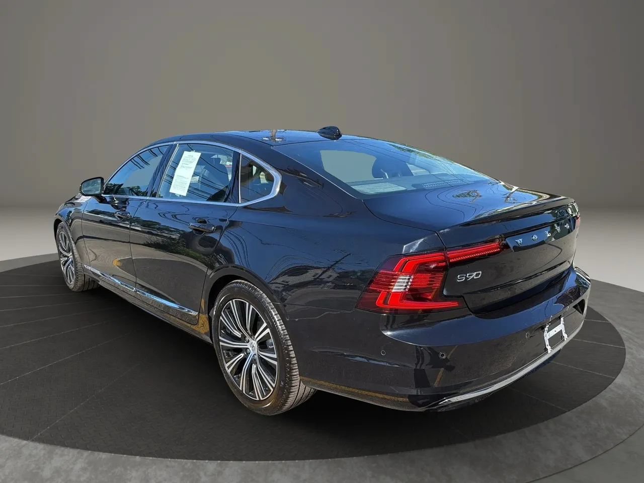 Used 2024 Volvo S90 B6 Plus AWD/4WD image 7